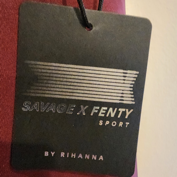 Savage X Fenty Sport Leggings. NWT. Size Medium - Picture 3 of 6